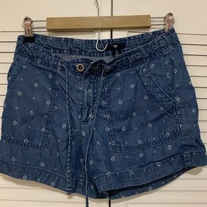 GAP blue shorts